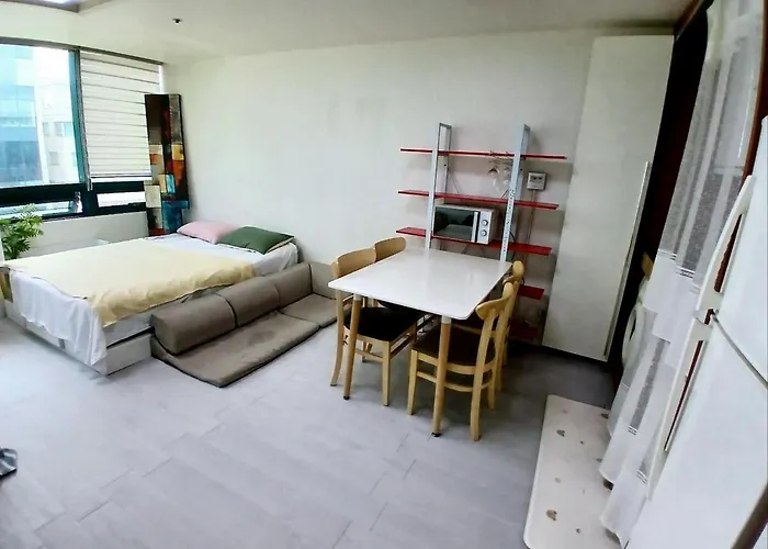 Appartement 5 House With A Great View And Elevator Access Right In Front Of Hongik Univ Station *