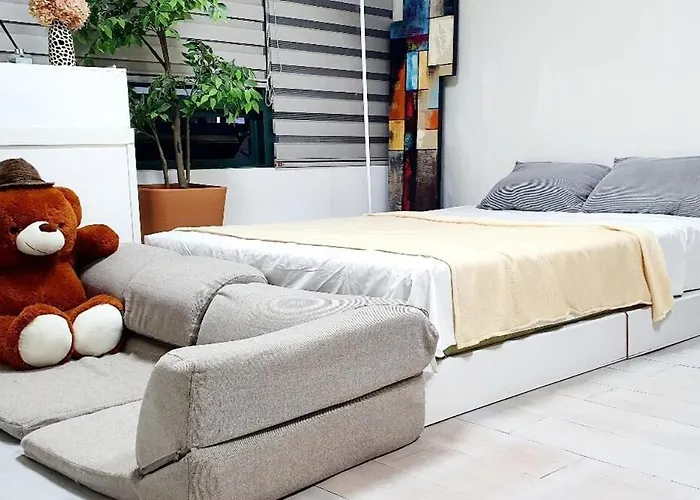 5 House With A Great View And Elevator Access Right In Front Of Hongik Univ Station * Séoul